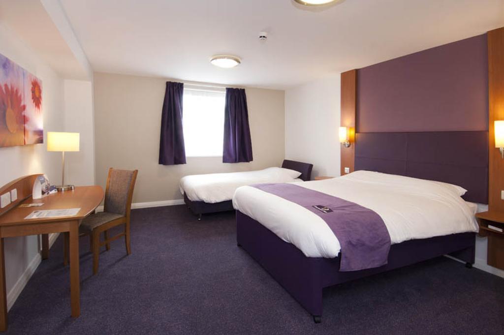 Premier Inn Woking West - A324 Pokój zdjęcie