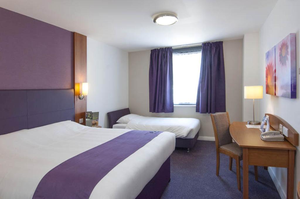 Premier Inn Woking West - A324 Pokój zdjęcie