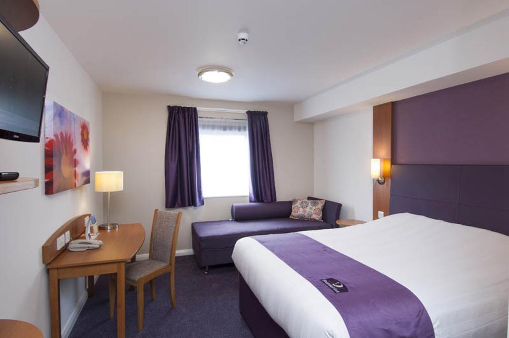 Premier Inn Woking West - A324 Pokój zdjęcie