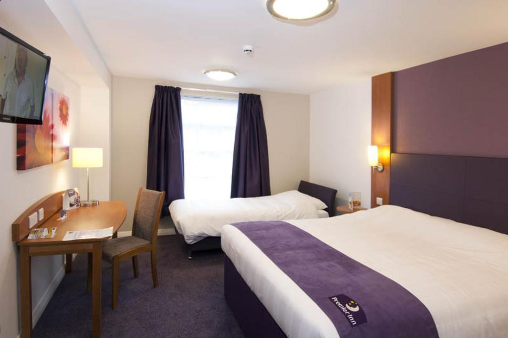 Premier Inn Woking West - A324 Pokój zdjęcie