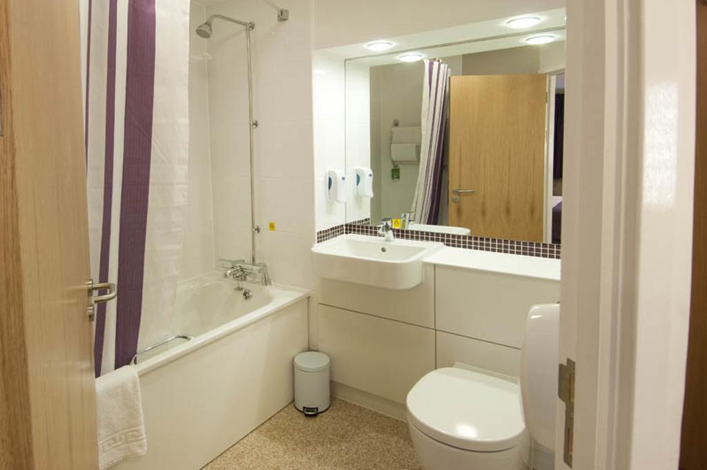 Premier Inn Woking West - A324 Pokój zdjęcie