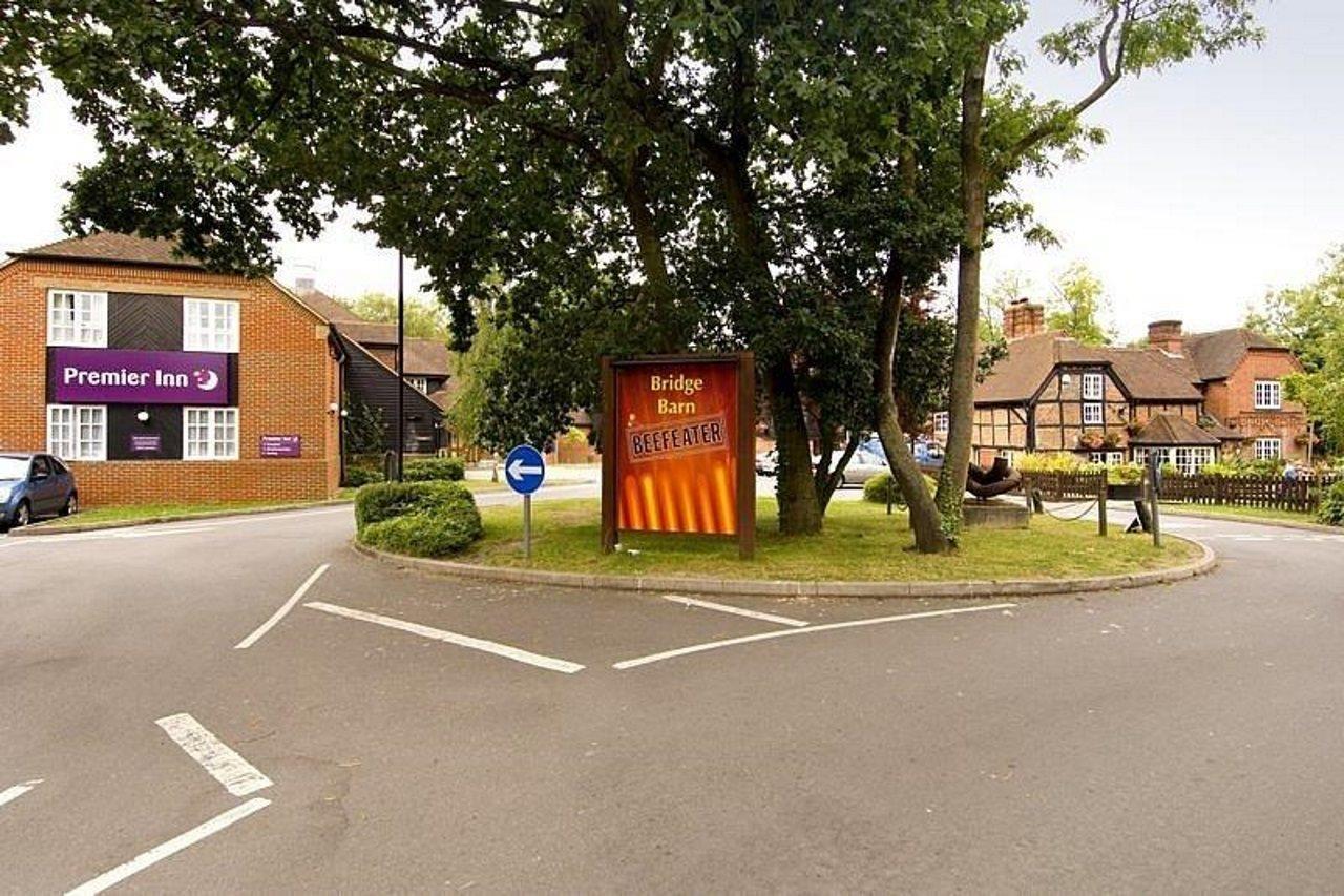 Premier Inn Woking West - A324 Zewnętrze zdjęcie