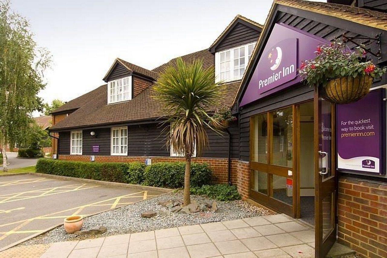 Premier Inn Woking West - A324 Zewnętrze zdjęcie