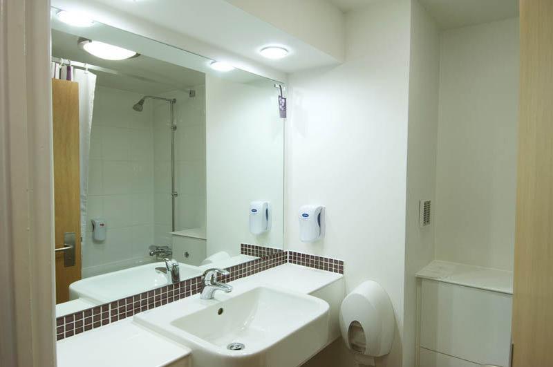 Premier Inn Woking West - A324 Zewnętrze zdjęcie