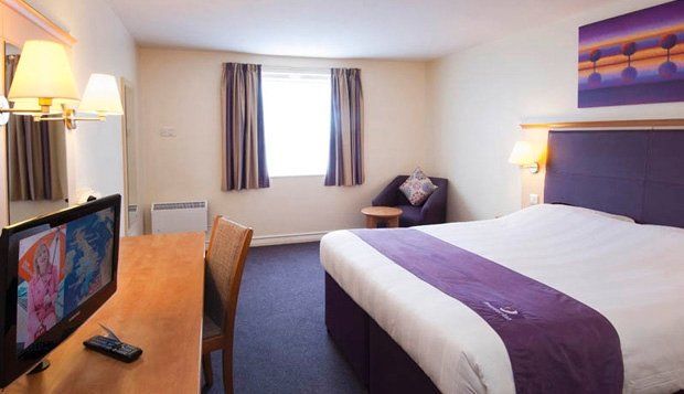Premier Inn Woking West - A324 Zewnętrze zdjęcie